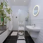 Villa Caragh House - Lakeside Escape And Sauna