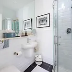 Caragh House - Lakeside Escape And Sauna Villa
