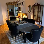 Villa Caragh House - Lakeside Escape And Sauna