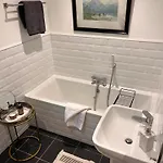 Caragh House - Lakeside Escape And Sauna Villa *