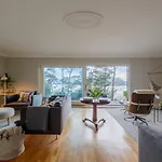 Caragh House - Lakeside Escape And Sauna Villa *
