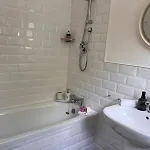 Caragh House - Lakeside Escape And Sauna *
