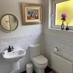 Caragh House - Lakeside Escape And Sauna Villa