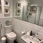 Caragh House - Lakeside Escape And Sauna Villa *