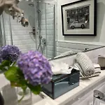 Caragh House - Lakeside Escape And Sauna *