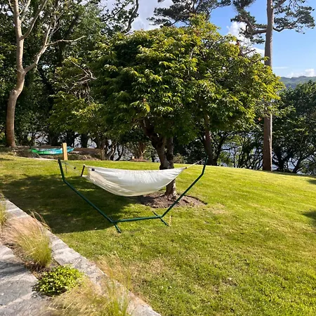 Caragh House - Lakefront Escape And Sauna Villa