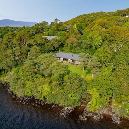 Caragh House - Lakefront Escape And Sauna Villa *