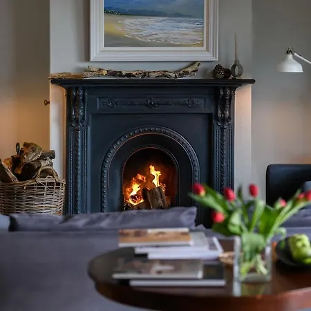 Caragh House - Lakefront Escape And Sauna 别墅