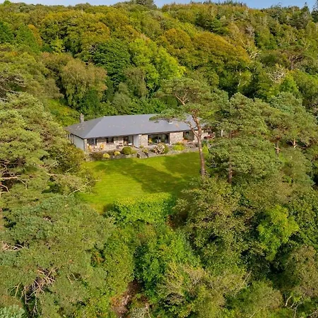 别墅 Caragh House - Lakefront Escape And Sauna 基洛格林