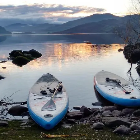 Villa Caragh House - Lakefront Escape And Sauna