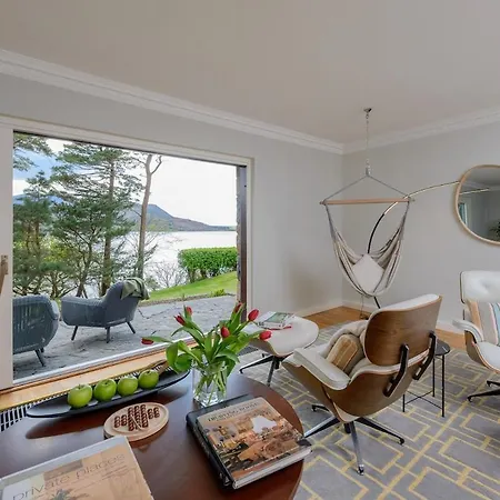 Caragh House - Lakefront Escape And Sauna Villa