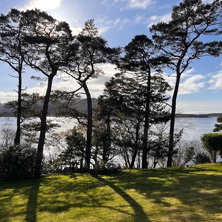 Caragh House - Lakefront Escape And Sauna Villa *