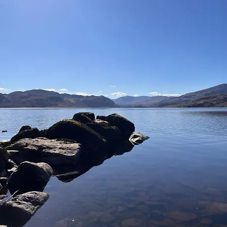 Caragh House - Lakeside Escape And Sauna