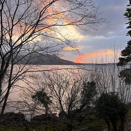 Caragh House - Lakefront Escape And Sauna 基洛格林