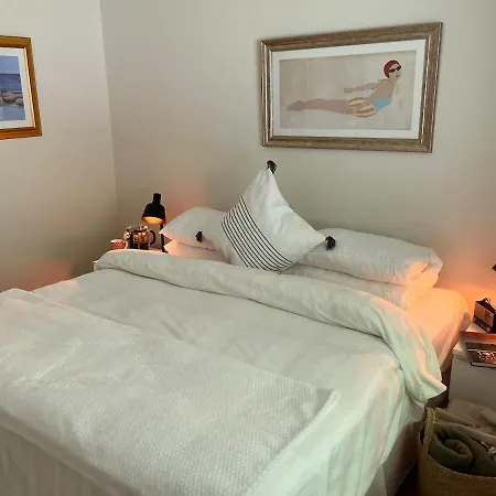 Caragh House - Lakefront Escape And Sauna Villa