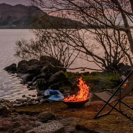 Vila Caragh House - Lakeside Escape And Sauna *