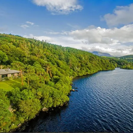 Villa Caragh House - Lakefront Escape And Sauna