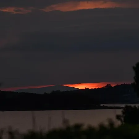 Villa Caragh House - Lakefront Escape And Sauna Killorglin