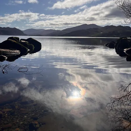 Caragh House - Lakeside Escape And Sauna Vila