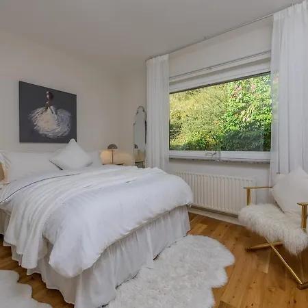 Villa Caragh House - Lakefront Escape And Sauna *