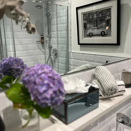 Caragh House - Lakeside Escape And Sauna *