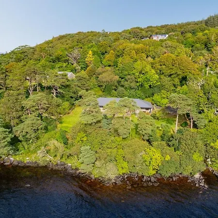 Caragh House - Lakefront Escape And Sauna Villa *