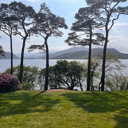 Caragh House - Lakefront Escape And Sauna 别墅