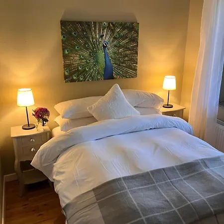 Caragh House - Lakeside Escape And Sauna Vila *