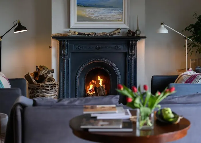 Caragh House - Lakeside Escape And Sauna Villa