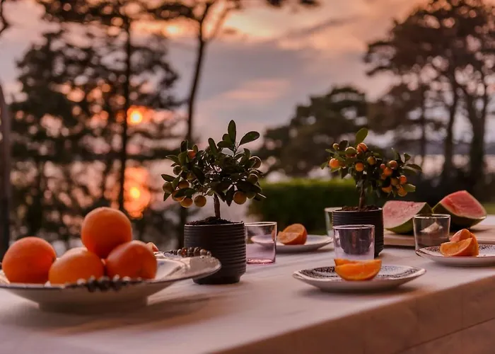 Caragh House - Lakeside Escape And Sauna Villa *