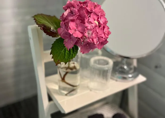 Caragh House - Lakeside Escape And Sauna Villa