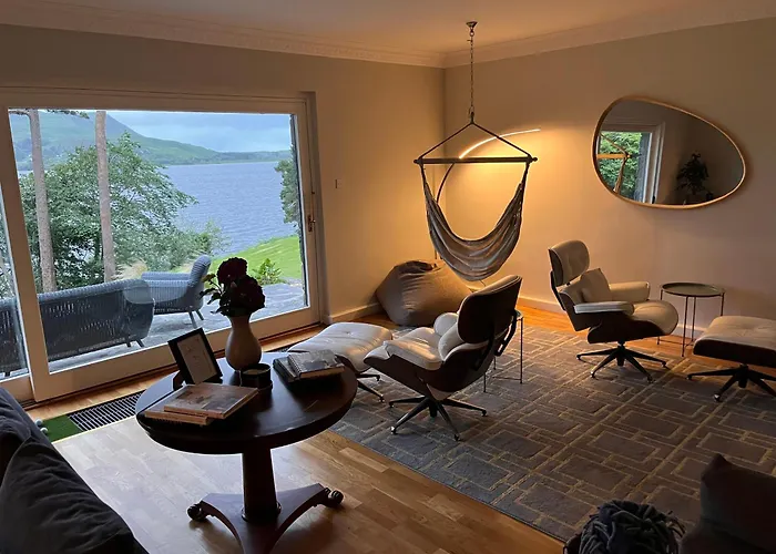 Caragh House - Lakeside Escape And Sauna *