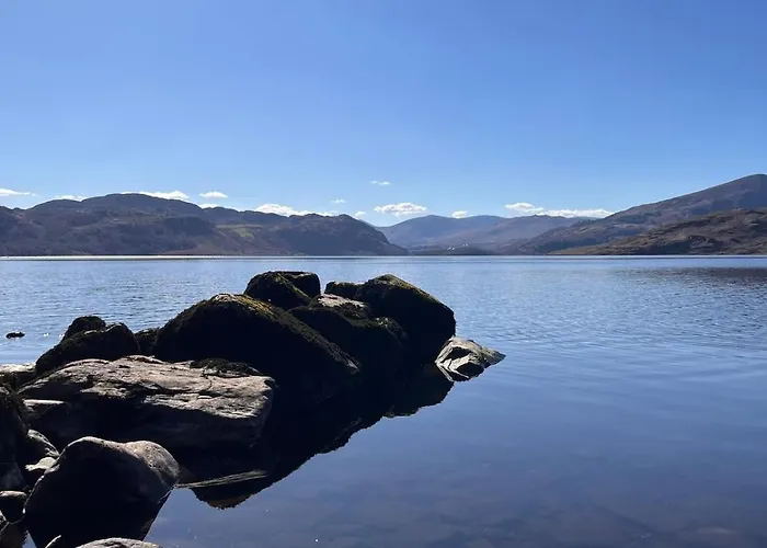 Caragh House - Lakeside Escape And Sauna