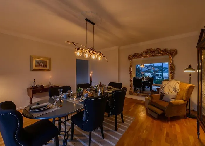 Caragh House - Lakeside Escape And Sauna Villa