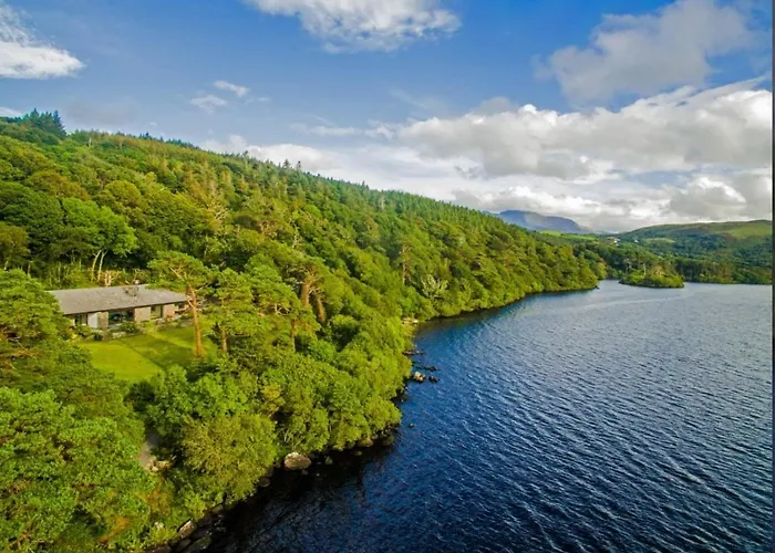 Villa Caragh House - Lakeside Escape And Sauna