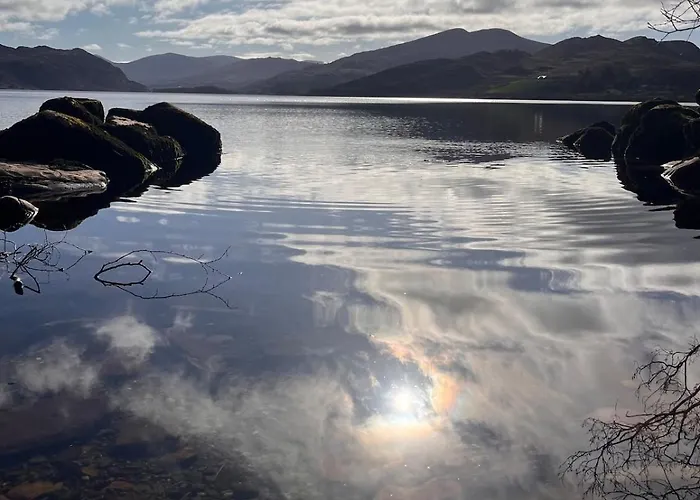 Caragh House - Lakeside Escape And Sauna Villa