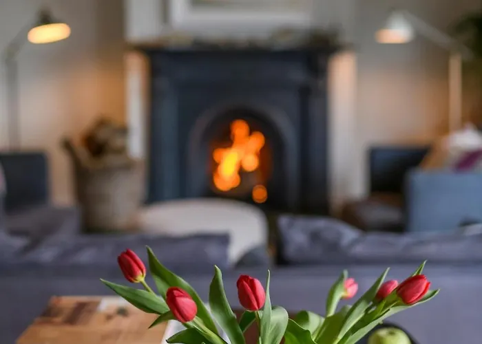 Villa Caragh House - Lakeside Escape And Sauna