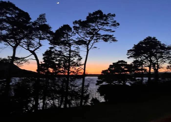 Villa Caragh House - Lakeside Escape And Sauna *